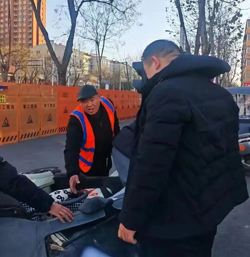 简篇-防汛排查伸援手 暖心救助护民安 图片