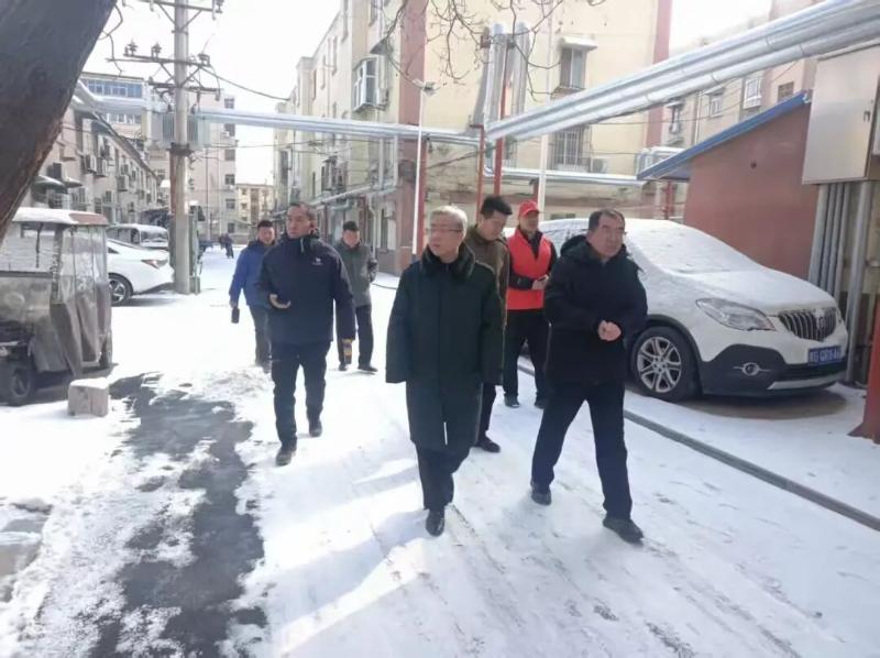 简篇-风雪砺初心 温情护民生:新乡市政设施事务中心全力迎战低温雨雪冰冻天气 图片