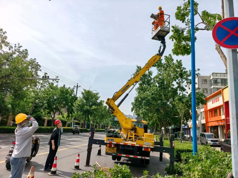 市城管局道路绿化中心开展夏季绿化防汛应急抢险演练