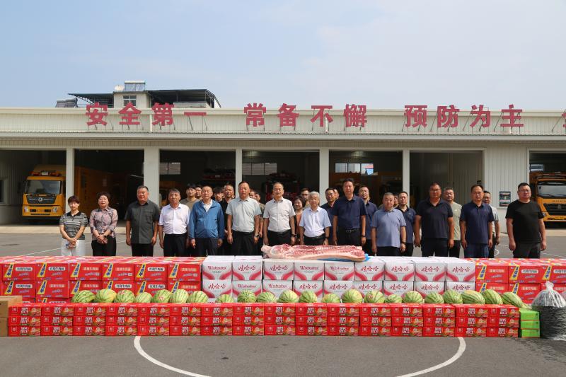 新乡市市政设计研究院有限公司、市政工程处有限公司赴市区防汛办开展座谈慰问活动